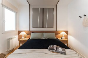 2 室のベッドルーム、アイロン / アイロン台、WiFi、ベッドシーツ
