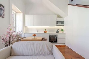 Interior - Bright Flat in Historic Foz House by HostWise (Porto)