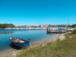 Marina - Résidence Odalys Référence Le Petit Pont by Interhome (Hourtin)