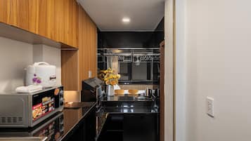 Deluxe-Doppelzimmer, Stadtblick | Eigene Küche | Kühlschrank