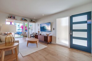 Smart TV - Ocean Front * 3 Water View Patios * A/C (San Diego)