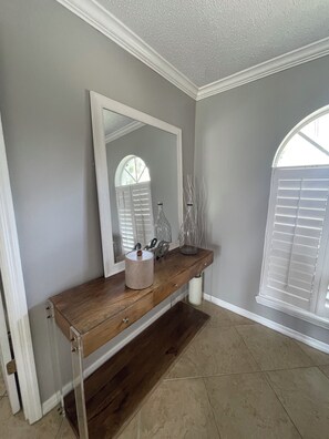 Interior - Beautiful Private gated Lakefront estate in Windermere on 2 acres of land!!! (Windermere)