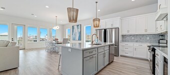 BRAND NEW HIGH END BEACH HOUSE IN GULF SHORES!