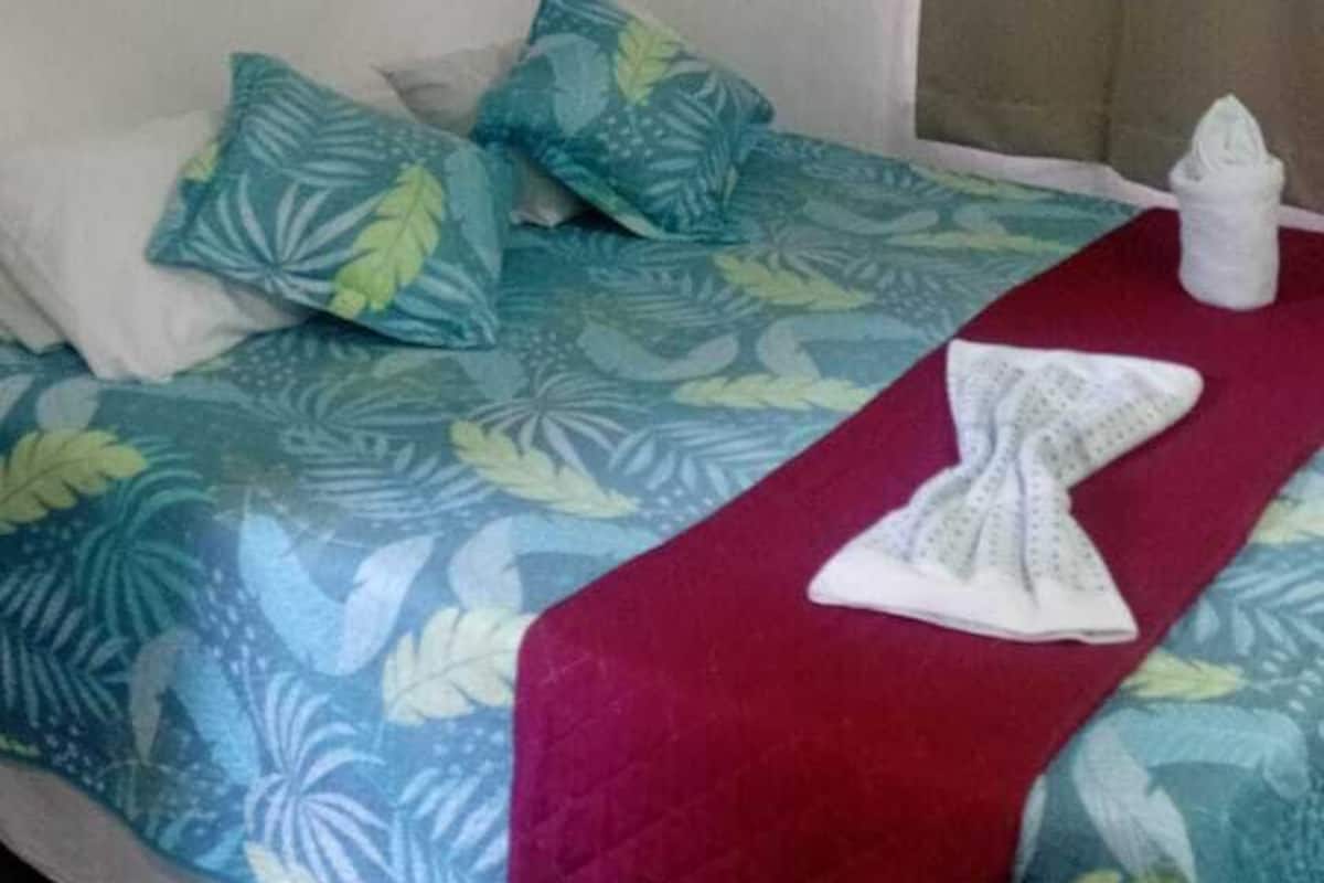 Economy Triple Room | Free WiFi, bed sheets