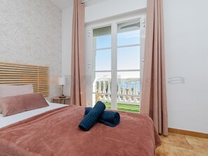 9 chambres, fer et planche à repasser, accès Internet, draps fournis