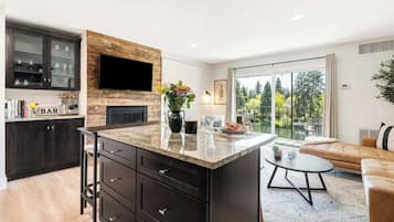 Télévision, cheminée