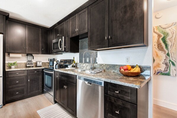 Fridge, microwave, oven, stovetop