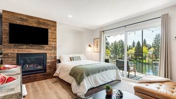 1 bedroom, iron/ironing board, free WiFi, bed sheets