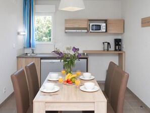 Dining - Les Iles du Morbihan by Interhome (Baden)