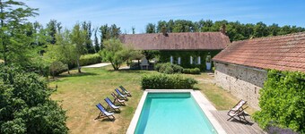 So Villa Champs Roger (58) - Heated swimming pool - Basketball - 2h from Lyon - 42p.