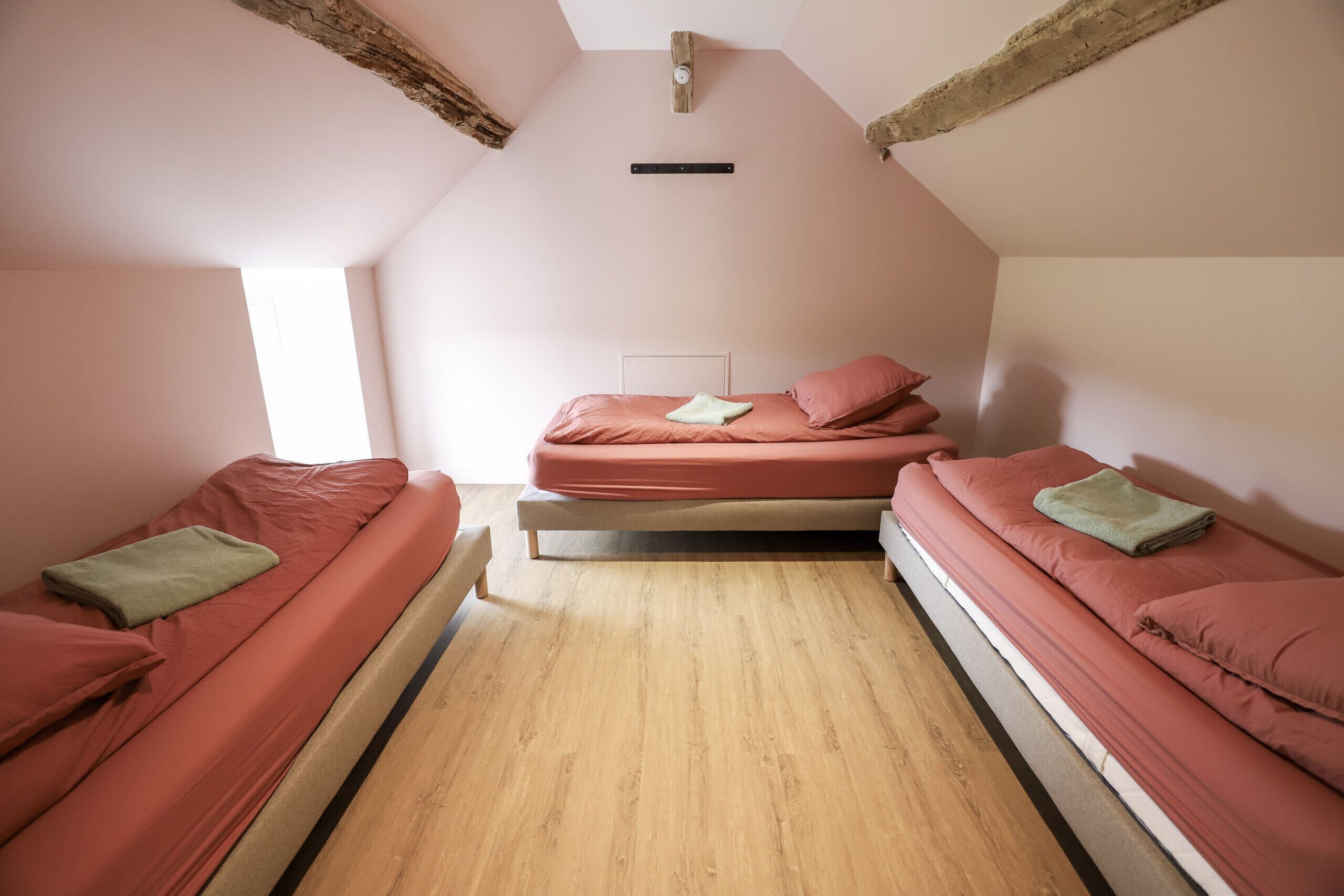 9 habitaciones, wifi gratis y ropa de cama 