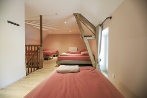 8 habitaciones, wifi gratis y ropa de cama