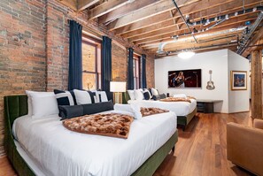 3 bedrooms, iron/ironing board, travel crib, free WiFi