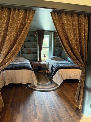 4 chambres, fer et planche à repasser, Wi-Fi, draps fournis