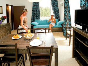 Dining - Odalys Référence Le Château de Kéravéon by Interhome (Erdeven)