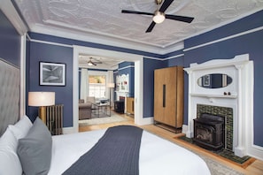 2 soverom, strykejern/-brett, reiseseng for barn og wi-fi