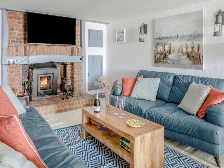 The Cubby Hole, Pet Friendly, Country Holiday Cottage In Sennen Cove - Sennen Cove