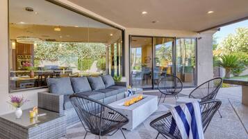 House (5 Bedrooms) | Interior