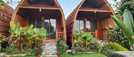 Deluxe Double Room, Pool View | Desk, free WiFi