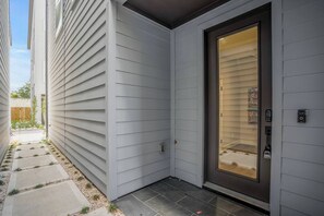 Exterior detail - The Safari (Houston)