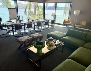 In-room business centre