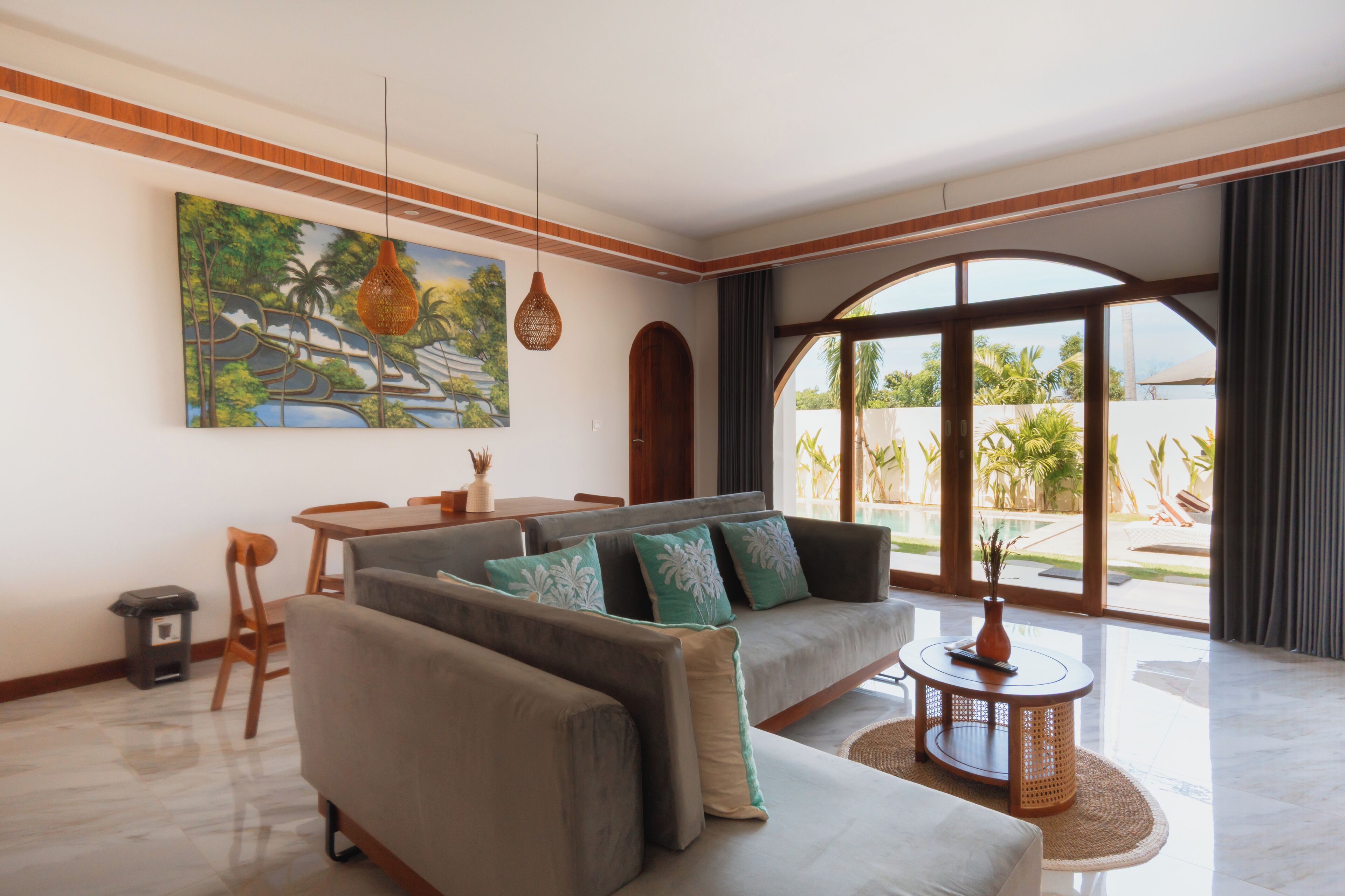 Electric kettle, paper towels, kitchen islands