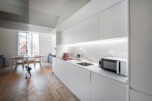 Fridge, microwave, oven, dishwasher