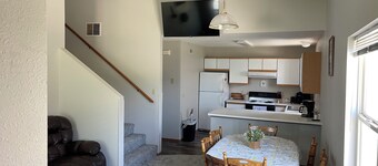 3-bedroom townhome in lovely Ainsworth with AC, WiFi