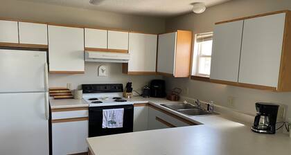 3-bedroom townhome in lovely Ainsworth with AC, WiFi
