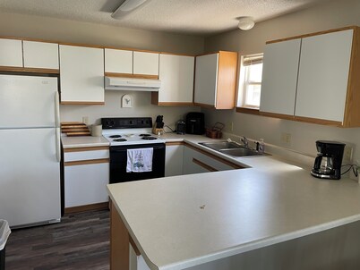 3-bedroom townhome in lovely Ainsworth with AC, WiFi