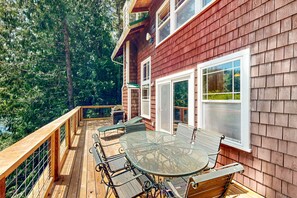 تناول الطعام بالخارج