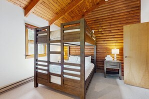 4 chambres, fer et planche à repasser, accès Internet, draps fournis