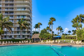 Een verwarmd zwembad