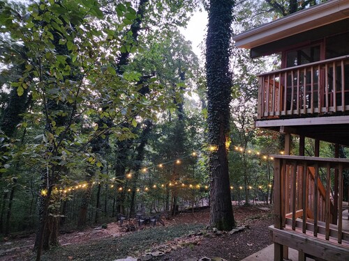 Porch + Woods + Trail Access = Back40 Bliss! Ride,Relax,Recharge in Cozy BV home