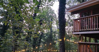 Porch + Woods + Trail Access = Back40 Bliss! Ride,Relax,Recharge in Cozy BV home