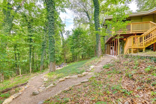 المنطقة المحيطة بالمنشأة