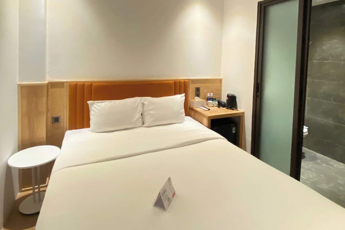 Premium bedding, pillowtop beds, free WiFi, bed sheets