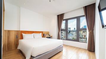 Deluxe Room | Premium bedding, pillowtop beds, free WiFi, bed sheets