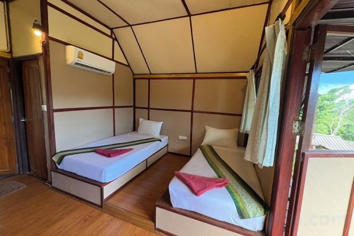 Coffres-forts dans les chambres, draps fournis