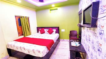 In-room safe, desk, soundproofing, free WiFi