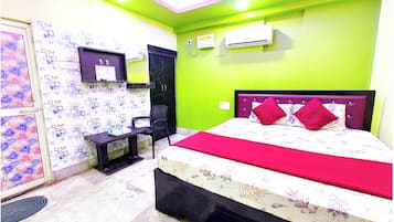 Deluxe Double Room, Air conditioning | In-room safe, desk, soundproofing, free WiFi
