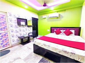 豪華雙人房, 空調 | 客房內保險箱、書桌、隔音、免費無線上網