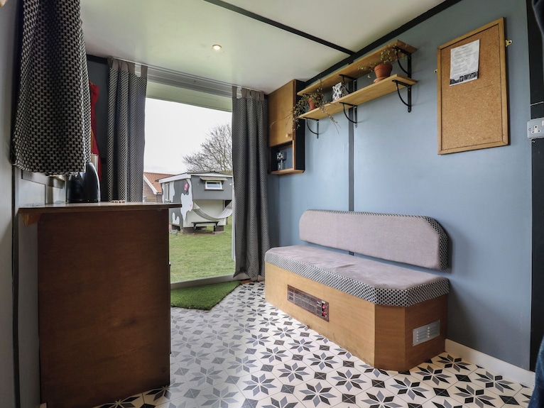 Dozy Dotty (Cow Shed 4), Pet Friendly, With A Garden In Campsea Ashe - Suffolk