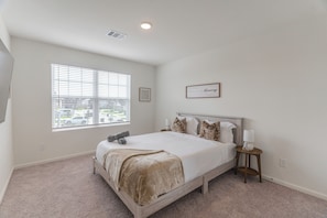3 bedrooms, desk, iron/ironing board, WiFi