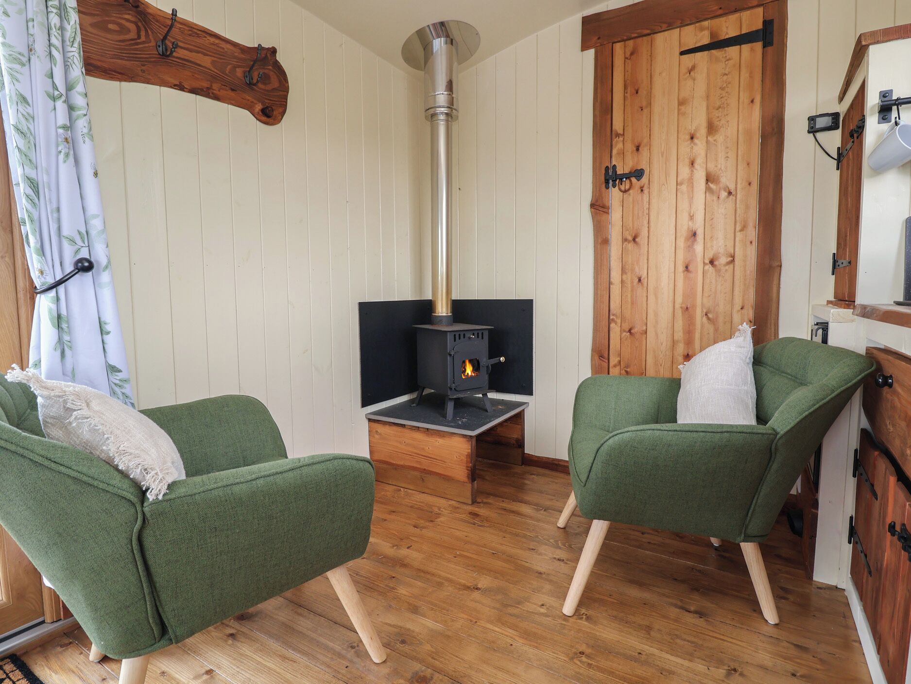 The Coop, Pet Friendly, With Hot Tub In Woore - Cheshire