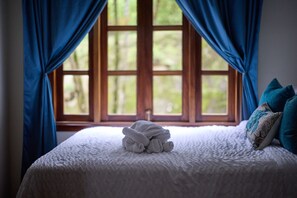 10 chambres, fer et planche à repasser, Wi-Fi, draps fournis