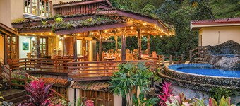 Majestic Lodge 10-bedroom Resort in La Fortuna, Sleeps 33 AC, WiFi, fitness room