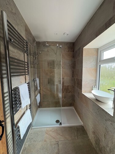 Holiday cottage at the heart of Forest of Dean, next to Cycle Centre.