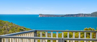 Seascape retreat at Bonny Hills! Family sized house with amazing ocean views.