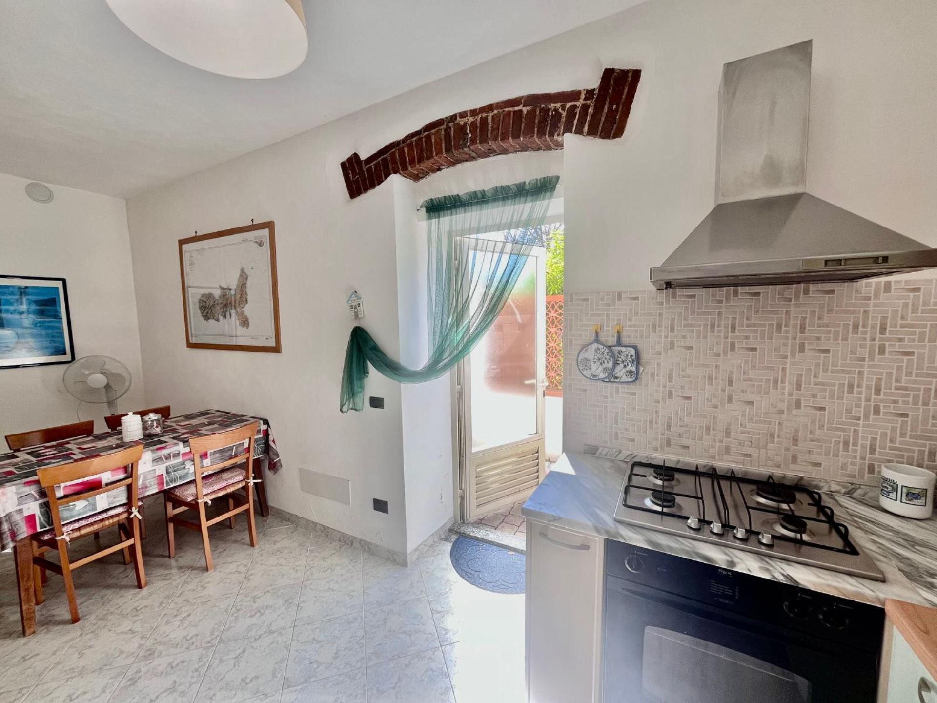 Kühlschrank, Mikrowelle, Ofen